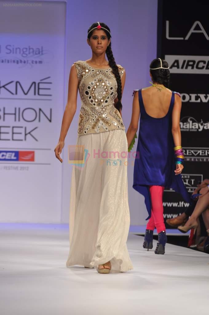 Model walk the ramp for nandita thirani and payal singhal show at Lakme Fashion Week Day 1 on 3rd Aug 2012