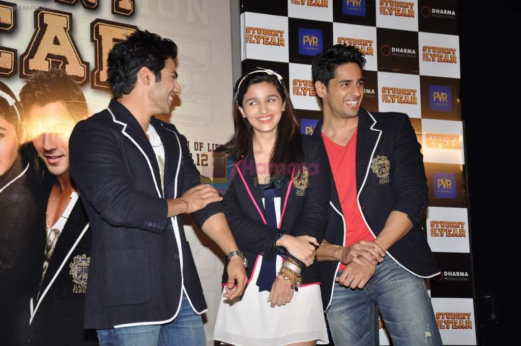 Varun Dhawan, Alia Bhatt, Siddharth Malhotra at Student of the Year first look in PVR on 2nd Aug 2012