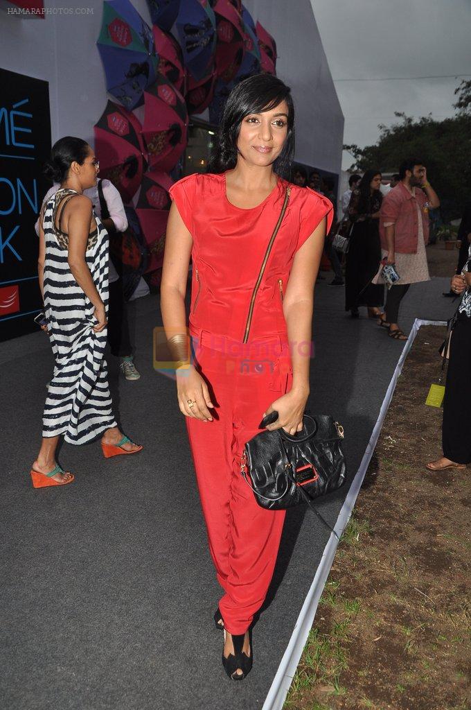 Shweta Salve at Anushka Khanna show at Lakme Fashion Week Day 1 on 3rd Aug 2012