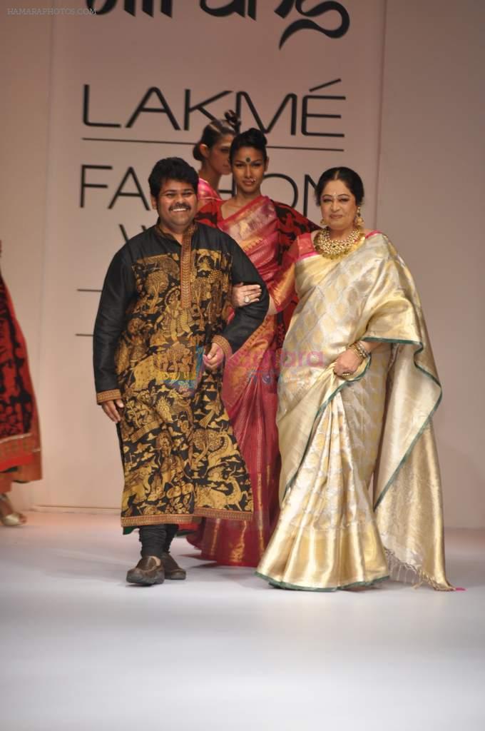 Kirron Kher walk the ramp for Gaurav show at Lakme Fashion Week Day 3 on 5th Aug 2012