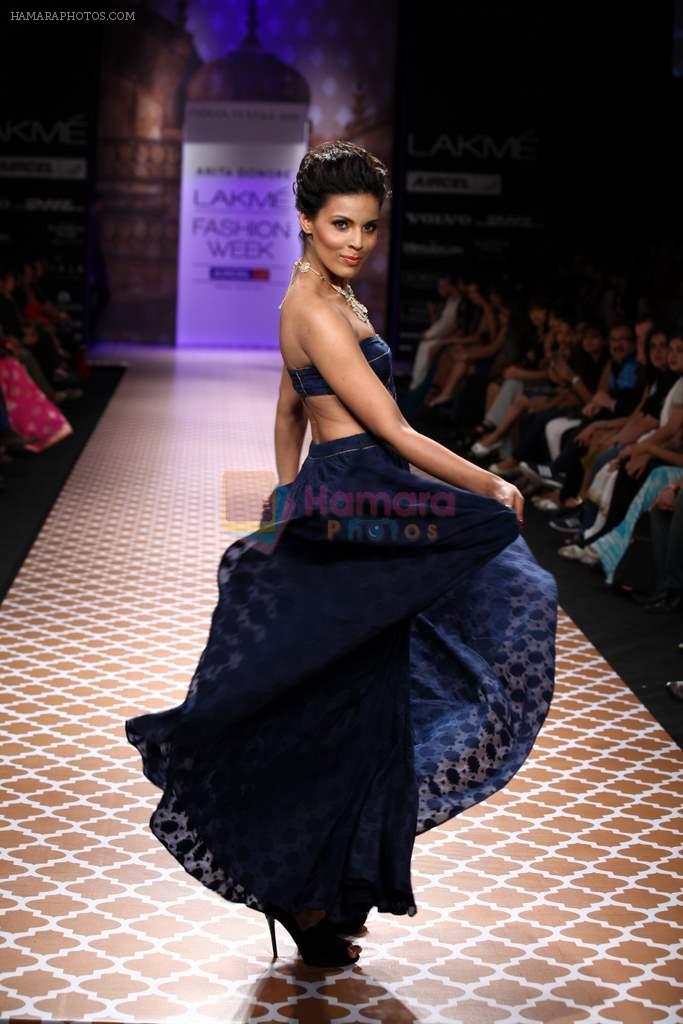 Model walk the ramp for Anita Dongre show at Lakme Fashion Week Day 3 on 5th Aug 2012