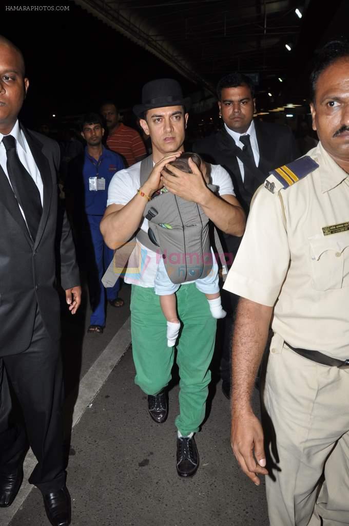 Aamir Khan snapped with baby Azad on 5th Aug 2012