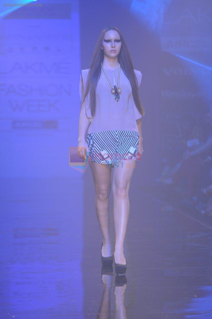 Model walk the ramp for Shrivan Naresh show at Lakme Fashion Week Day 4 on 6th Aug 2012