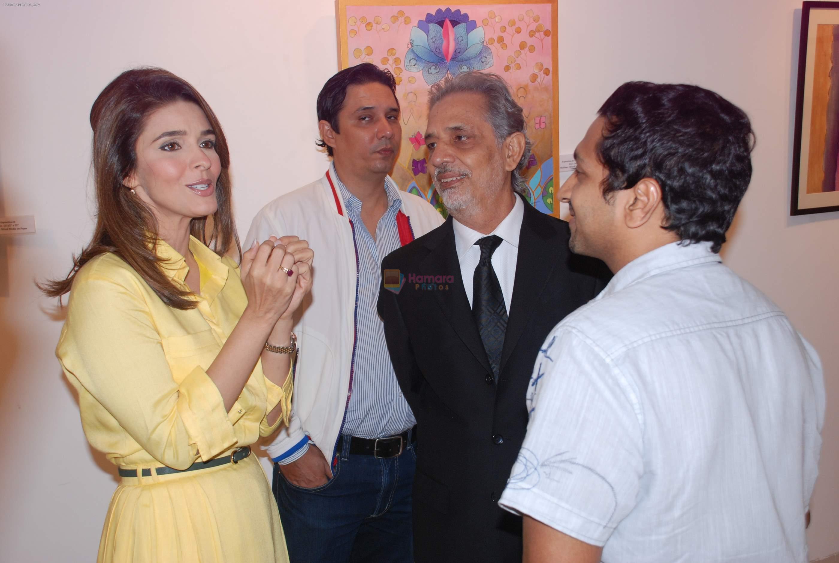 Raageshwari with dad at Poonam Agarwal's Art Exhibition in Jehangir Art Gallery, Mumbai on 9th Aug 2012