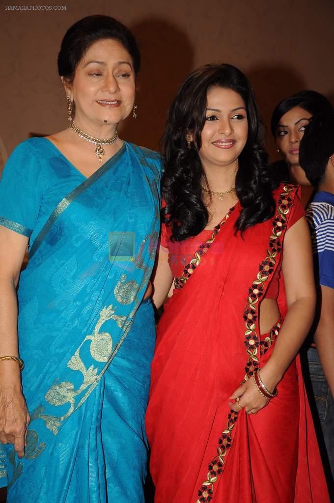 Keerti Nagpure,Aruna Irani on the sets of Parichay - Nayee Zindagi Kay Sapno Ka in Mumbai on 9th Aug 2012