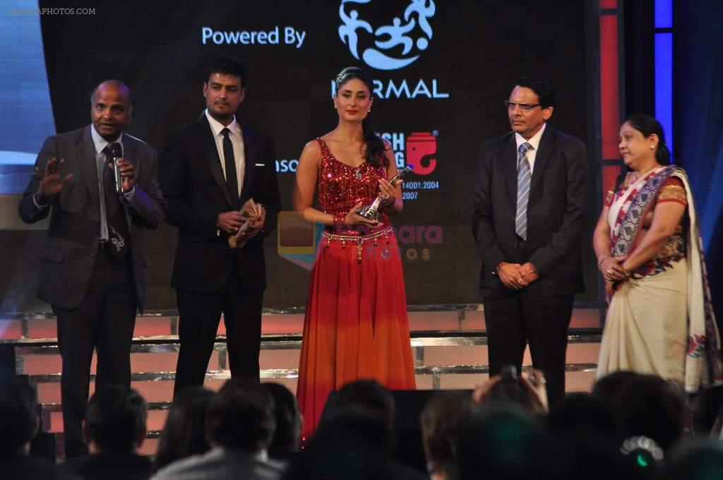 Kareena Kapoor at Credai's real Estate Awards in Grand Hyatt on 10th Aug 2012