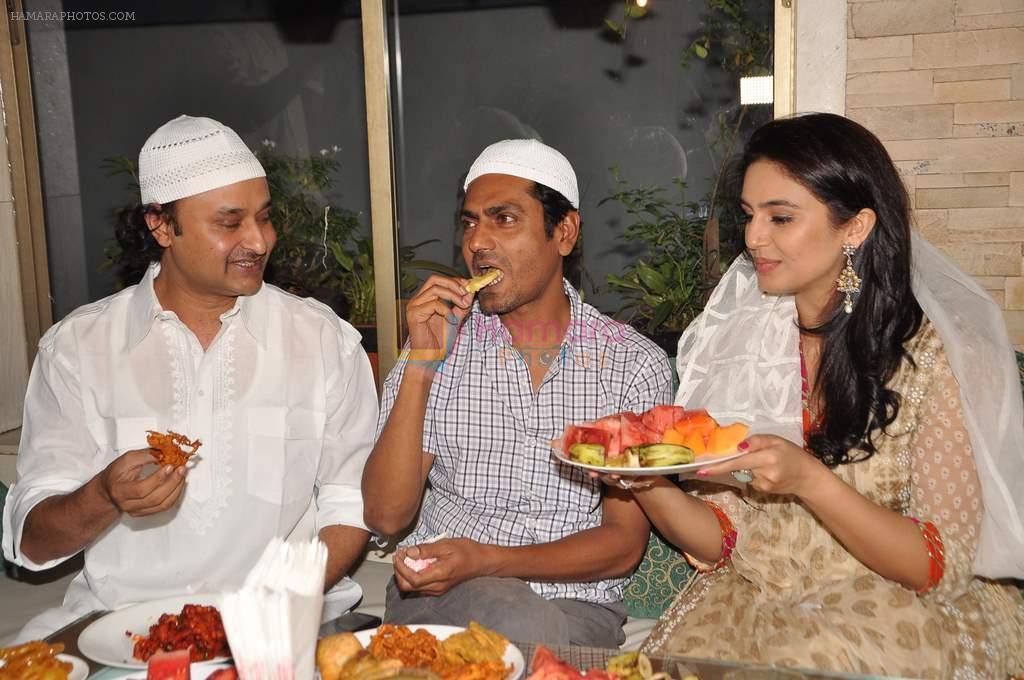 Jameel Khan, Nawazuddin Siddiqui, Huma Qureshi with Cast of Gangs of Wasseypur 2 at Iftaar party in Bandra,Mumbai on 17th Aug 2012