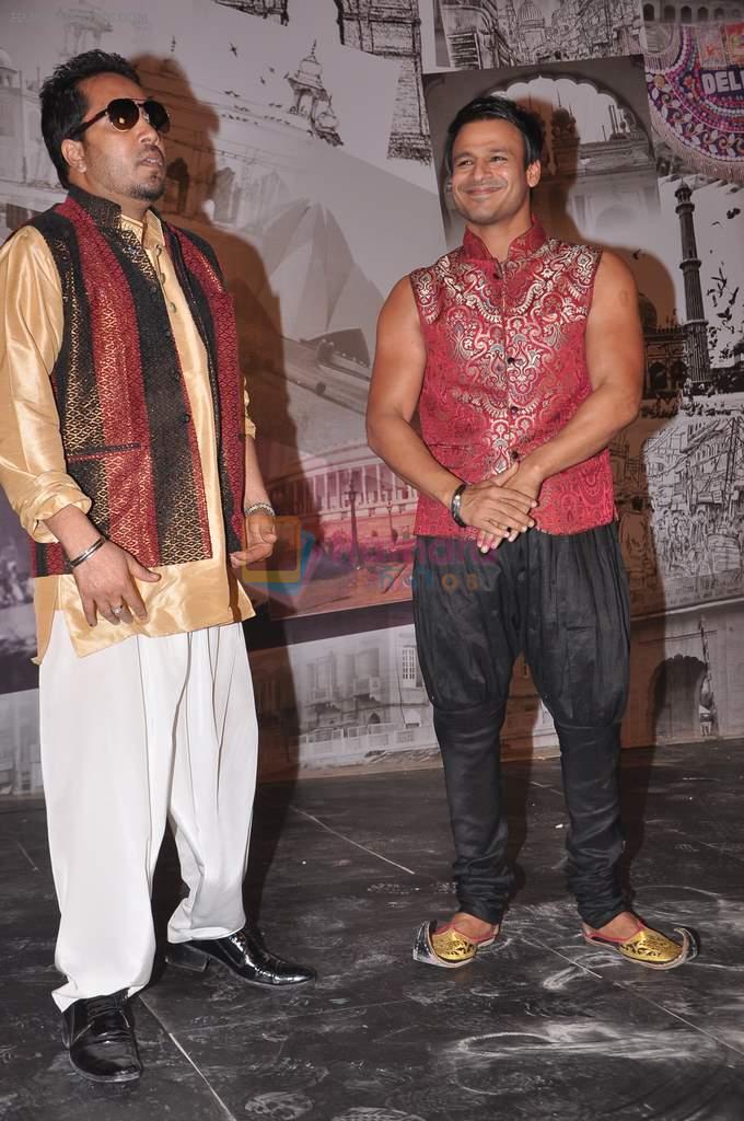 Vivek Oberoi, Mika Singh on the sets of Kismat Love Paisa Dili in Filmcity,Mumbai on 17th Aug 2012