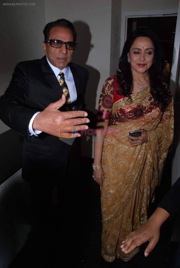 Dharmendra and Hema Malini on location of Indian Idol in Filmcity,Mumbai on 18th Aug 2012