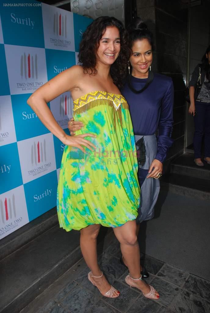 Sameera Reddy,Sushma Reddy at the launch of new collection in 212 on 22nd Aug 2012