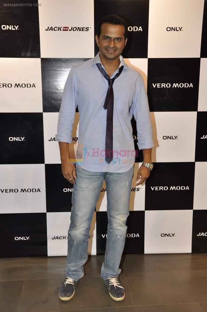 Siddharth Kannan at Vero Moda in Khar,Mumbai on 22nd Aug 2012