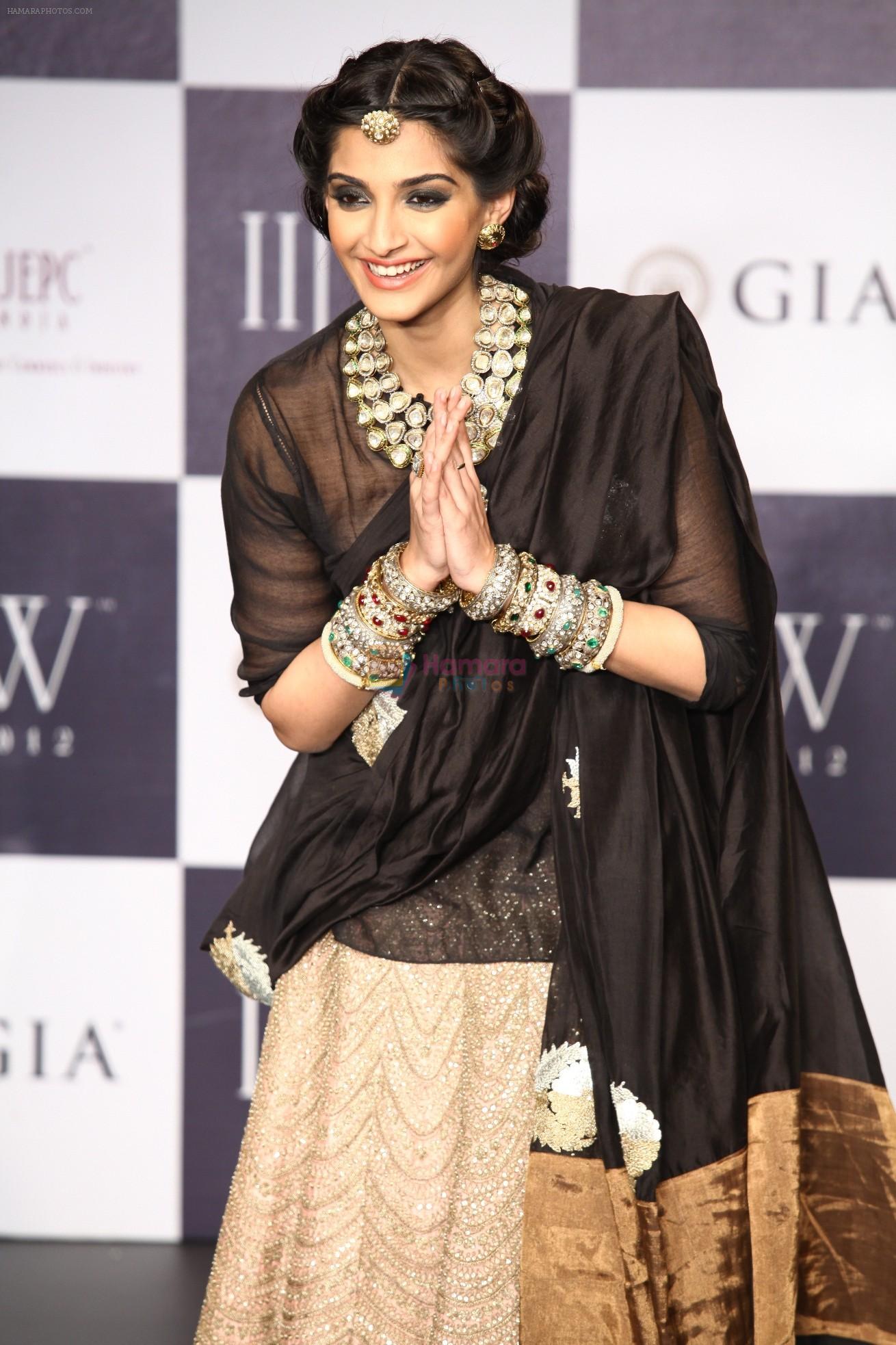 Sonam Kapoor at IIJW Day 5 Grand Finale on 23rd Aug 2012