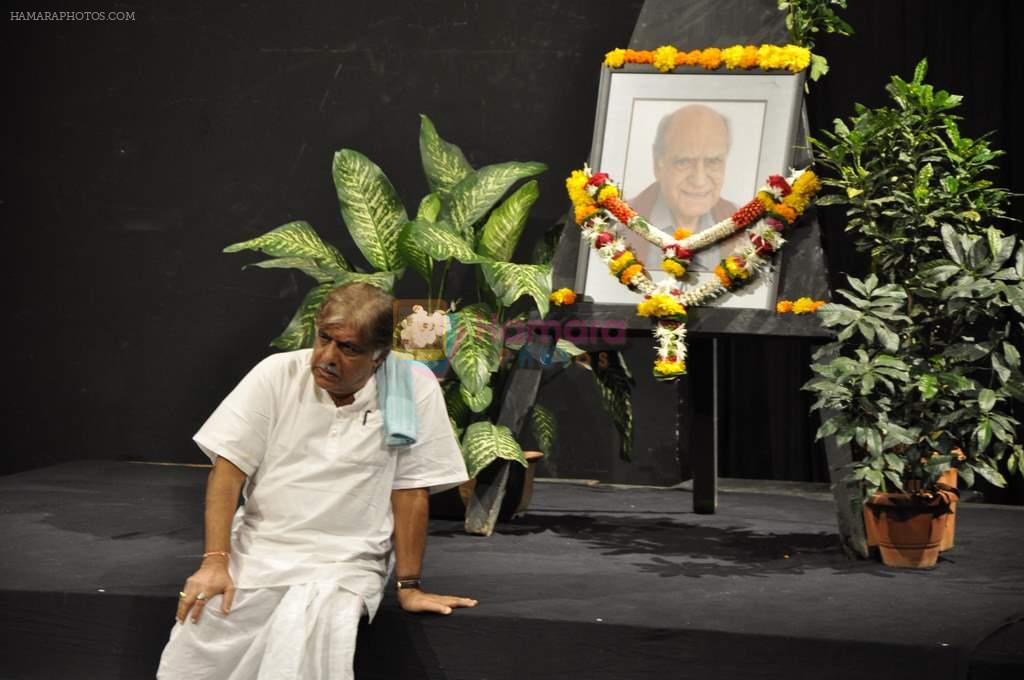 Anjan Shrivastav at A K Hangal's prayer meet in Juhu, Mumbai on 27th Aug 2012