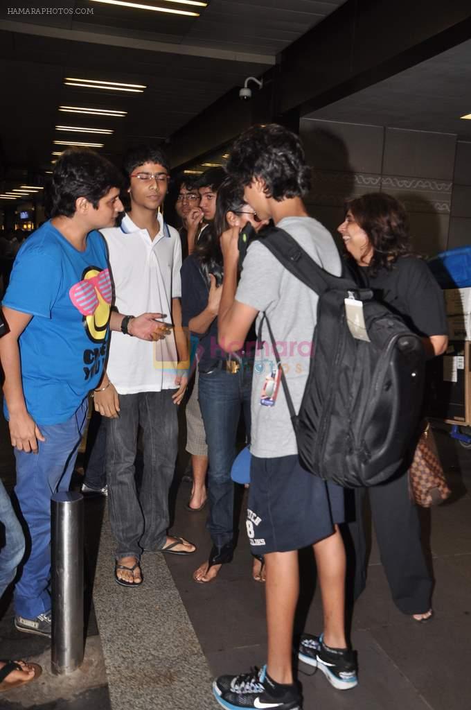 Gauri Khan takes son to London for further studies on 28th Aug 2012