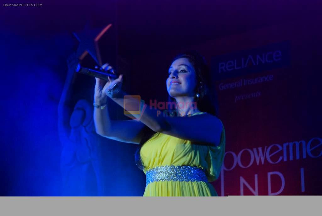 Akriti Kakkar live at Fempowerment Awards on 31st Aug 2012