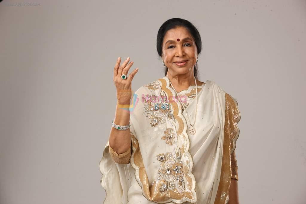 Asha Bhosle at Indian Idol grand finale in Mumbai on 1st Sept 2012