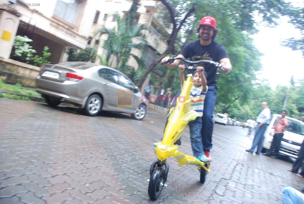 Rannvijay Singh launches Trikke three wheeler carving vehicles in Mumbai on 4th Sept 2012