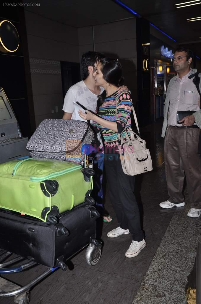 Shraddha Kapoor leaves for Cape Town to shoot her new movie in Mumbai Airport on 4th Sept 2012