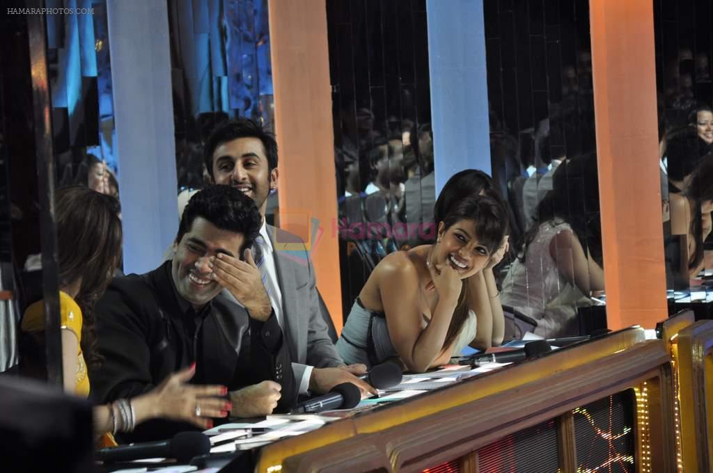 Priyanka, Ranbir, Karan Johar at Barfi promotions on the sets of Jhalak Dikhhla Jaa in Filmistan, Mumbai on 11th Sept 2012