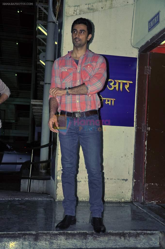 Kunal Kapoor snapped at PVR, Mumbai on 13th Sept 2012