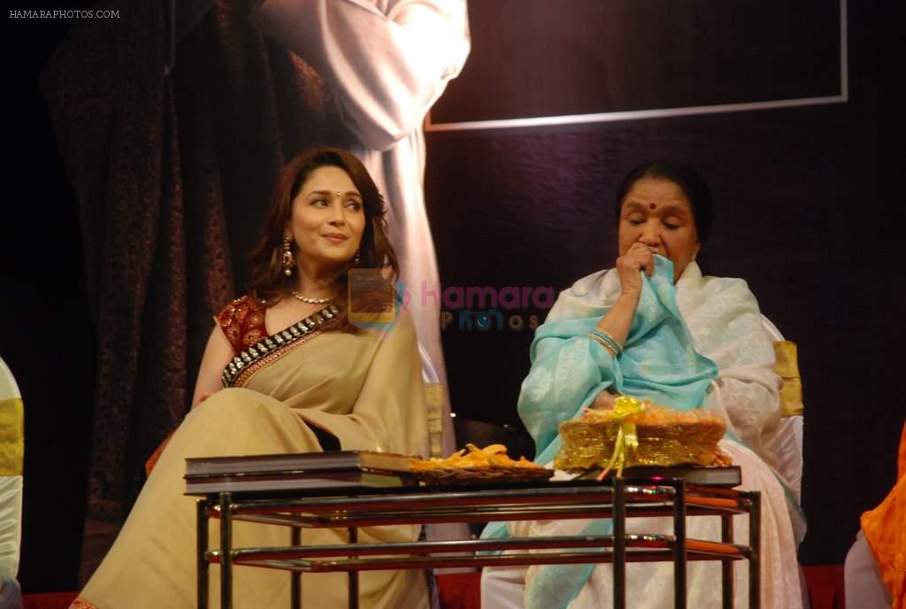 Asha Bhosle, Madhuri Dixit at Gautam Rajyadhaksha's book launch in Ravindra Natya Mandir on 14th Sept 2012