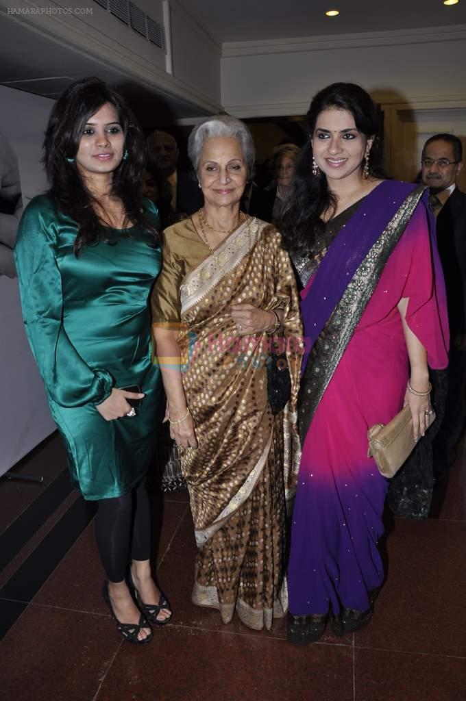Waheeda Rehman, Shaina NC at Giant Awards in Mumbai on 17th Sept 2012
