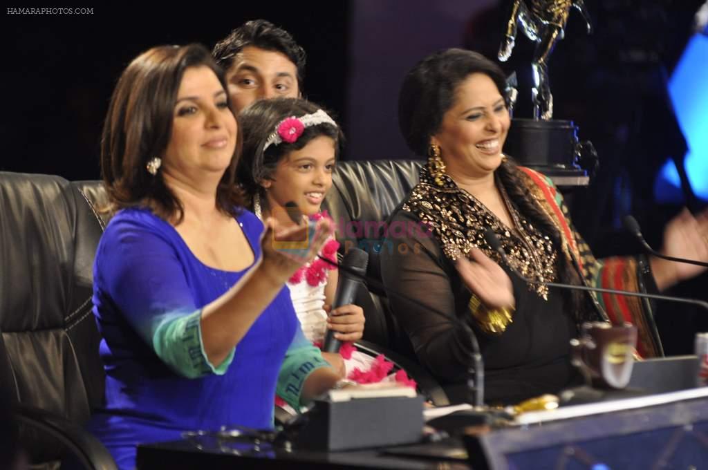 Farah Khan, Geeta Kapur on the sets of Dance Ke Superkids in Famous on 18th Sept 2012