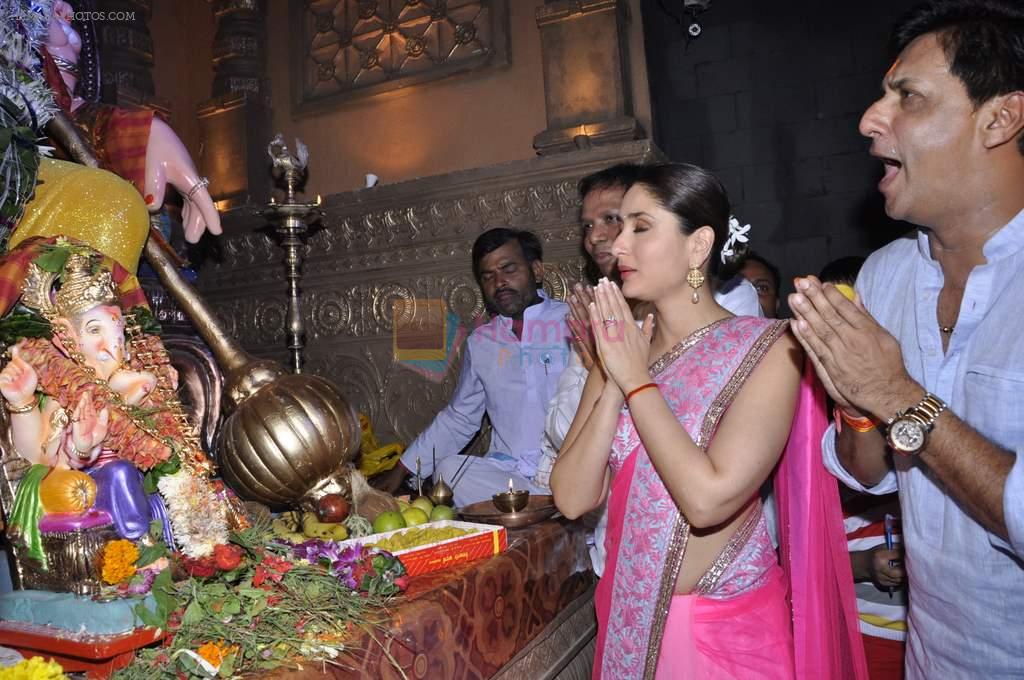Madhur Bhandarkar, Kareena Kapoor seek Bappa's blessing for thier film Heroine on 19th Sept 2012