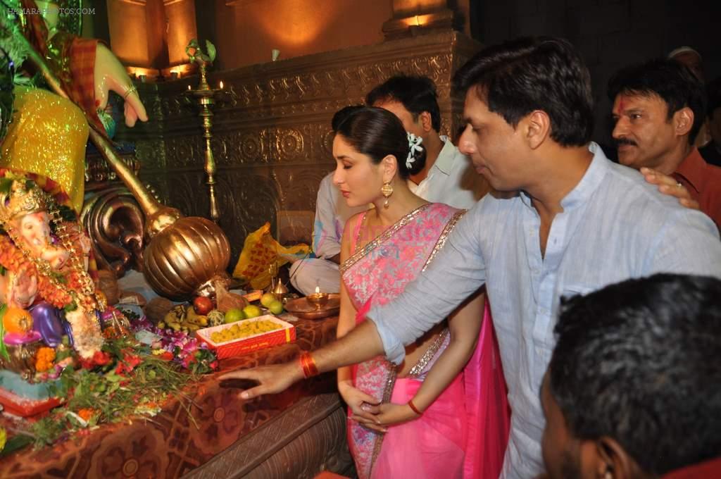 Madhur Bhandarkar, Kareena Kapoor seek Bappa's blessing for thier film Heroine on 19th Sept 2012