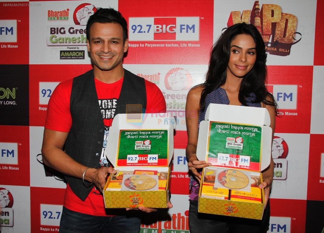 Vivek and Mallika promotes BIG Green Ganesha 2012 campaign by 92.7 BIG FM at BIG FM studio, Andheri West, Mumbai