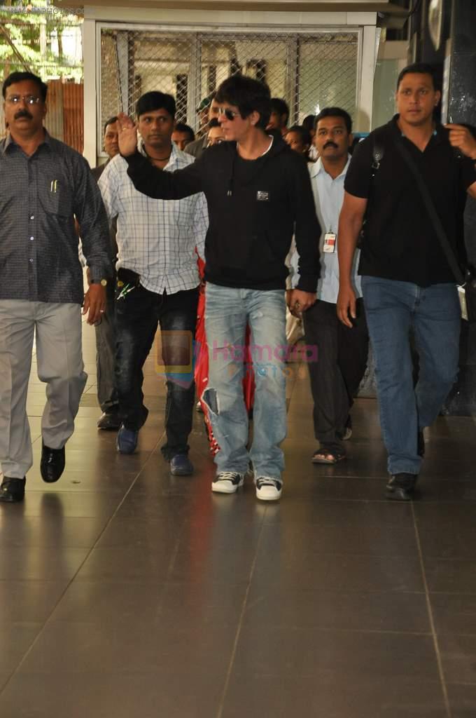 Shahrukh Khan snapped in Mumbai on 24th Sept 2012