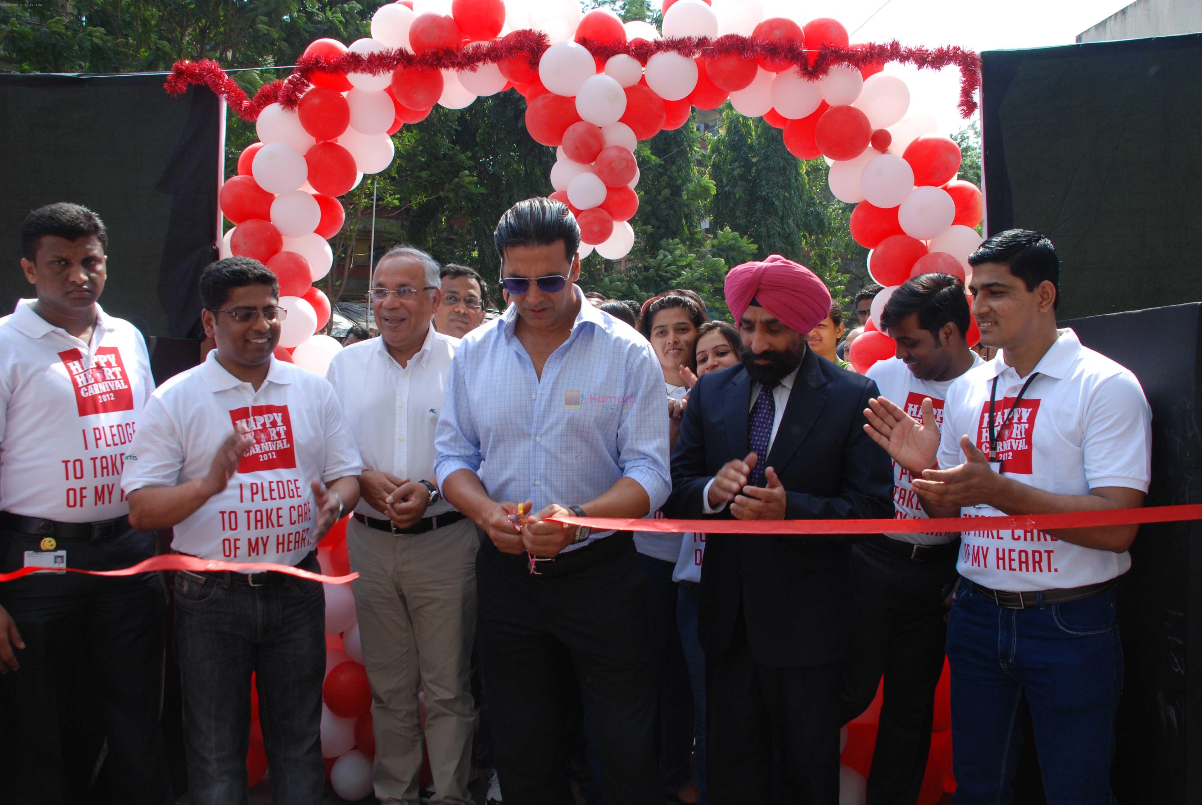 Akshay Kumar at Happy Heart Carnival in S L Raheja Hospital on World Heart Day on 28th Sept 2012