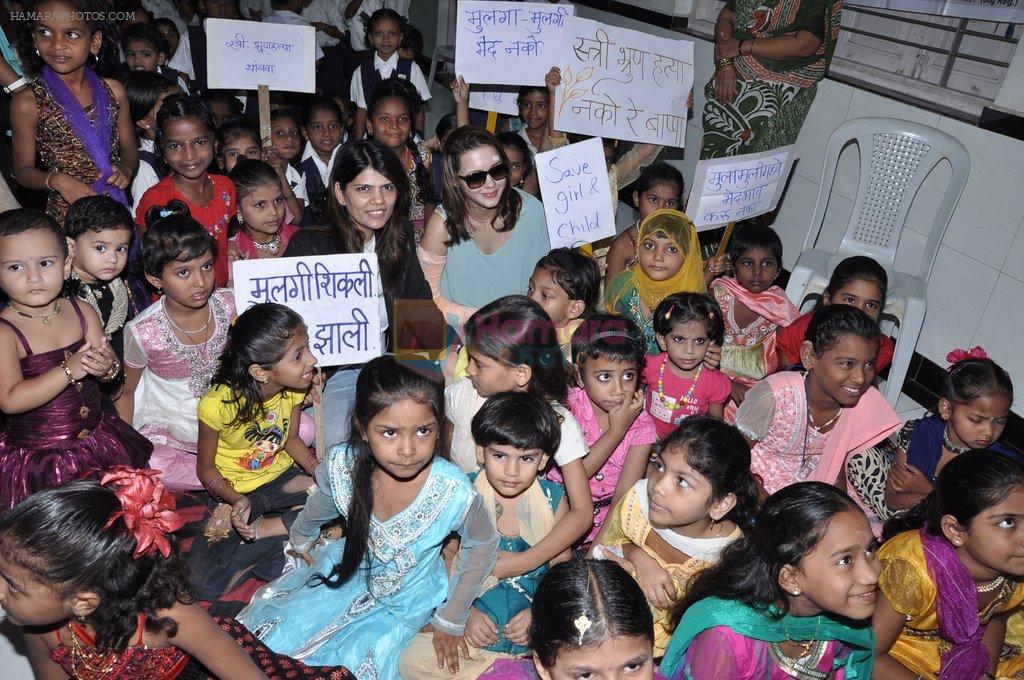 Isha Sharvani and Dr Sunita Dube support Save The girl child campaign in Mumbai on 27th Sept 2012