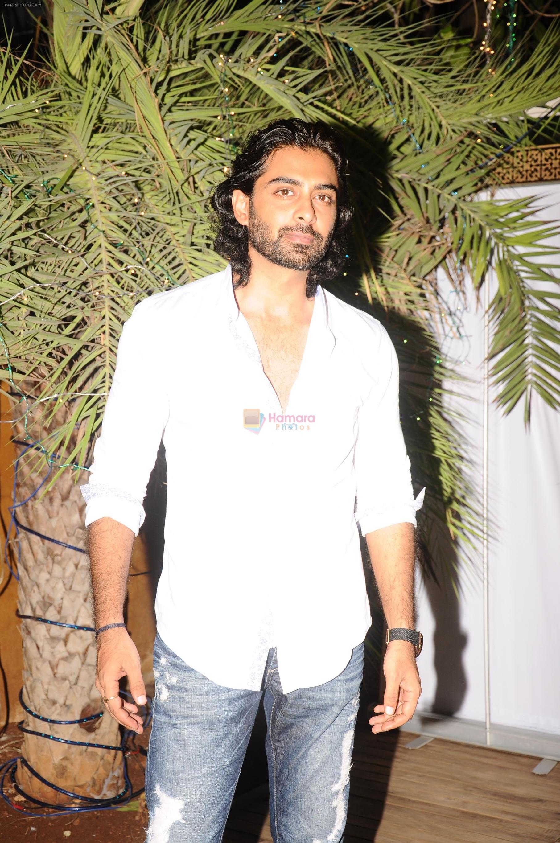 Rohit khurana at the completion of 100 episodes in Afsar Bitiya on Zee TV by Raakesh Paswan in Sky Lounge, Juhu, Mumbai on 28th Sept 2012