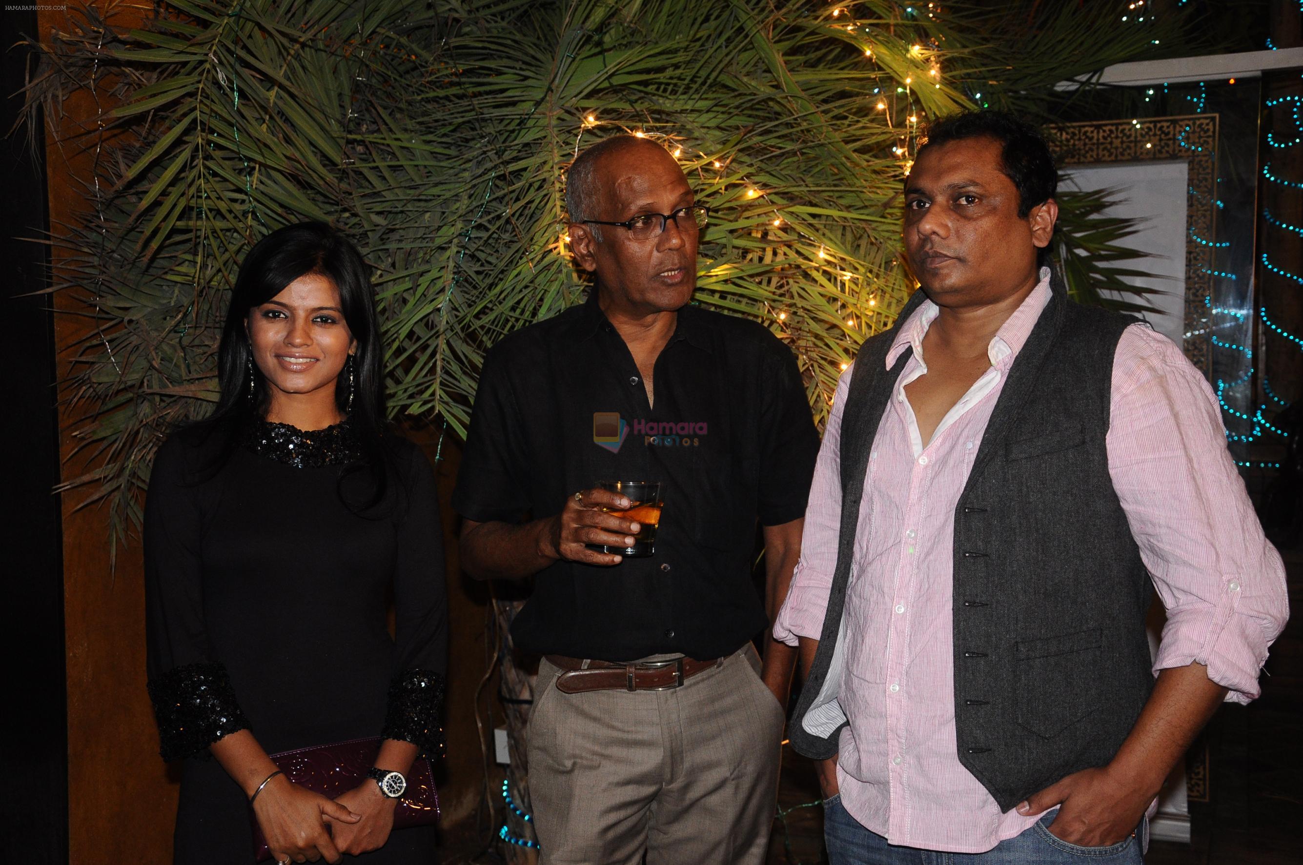 mitali nag-Virendra Saxena-Raakesh Paswan at the completion of 100 episodes in Afsar Bitiya on Zee TV by Raakesh Paswan in Sky Lounge, Juhu, Mumbai on 28th Sept 2012