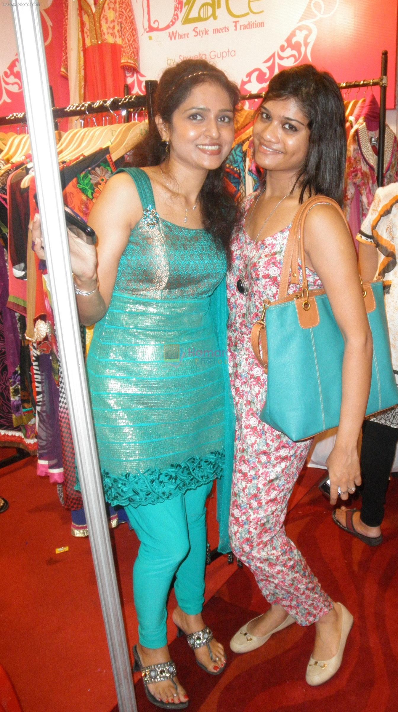 Designer Shweta Gupta and Mumbai based Fashion Editor Tista Sengupta at DZaree's Fashion Showcase at Royal Bengal, City Centre, Salt Lake