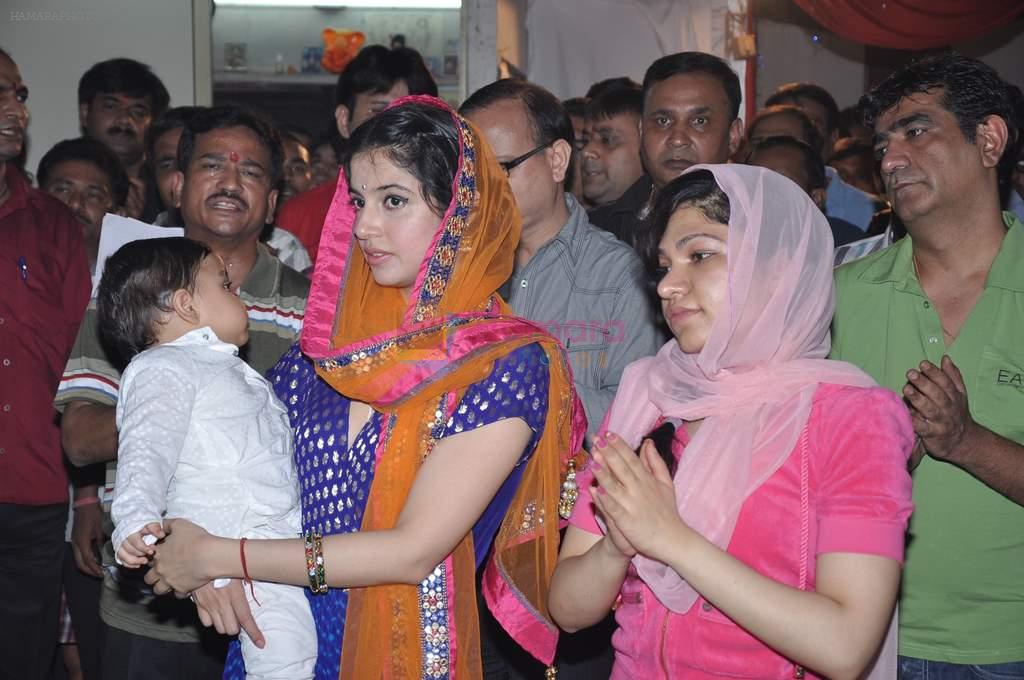 Shweta Kumar, Divya Khosla Kumar at T-series ganpati Visarjan in Andheri, Mumbai on 30th Sept 2012