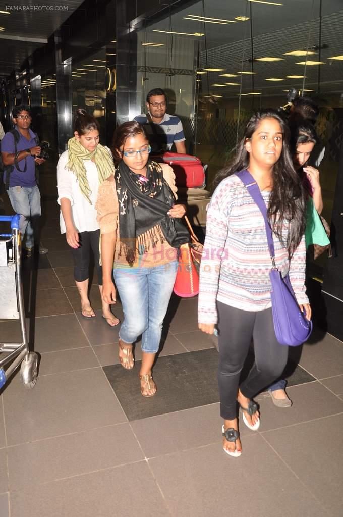 Arpita Khan snapped at the airport in Mumbai on 7th Oct 2012