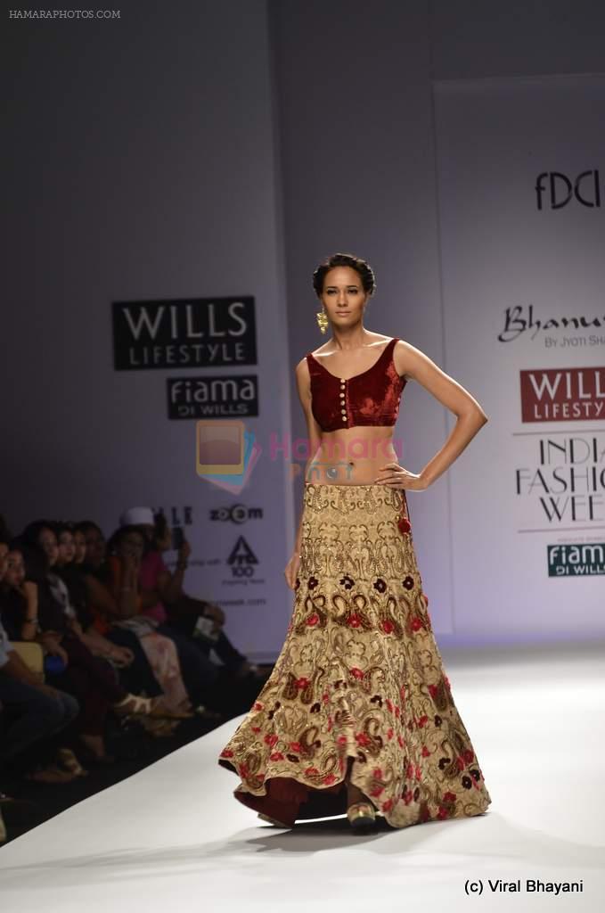 Model walk the ramp for Bhanuni by Jyoti Sharma Show at Wills Lifestyle India Fashion Week 2012 day 3 on 8th Oct 2012