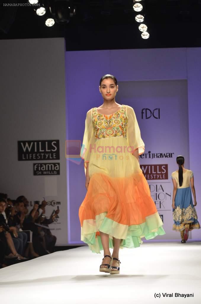 Model walk the ramp for Preeti Jhawar Show at Wills Lifestyle India Fashion Week 2012 day 4 on 9th Oct 2012