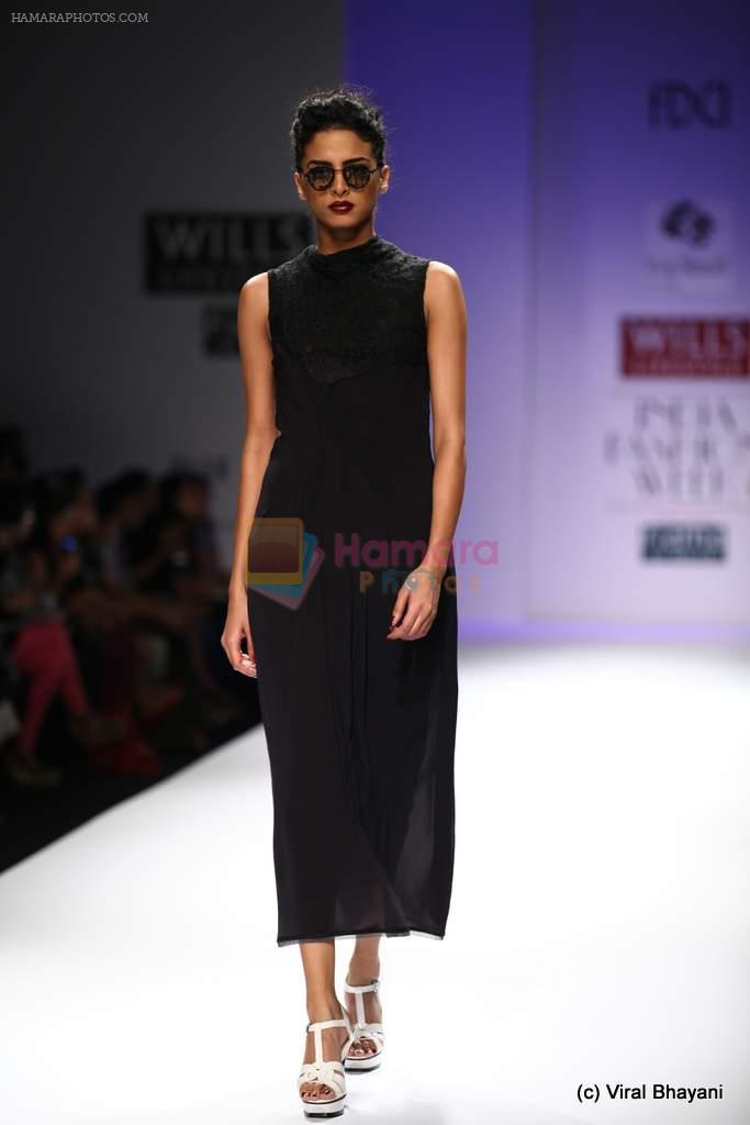 Model walk the ramp for Raj Shroff Show at Wills Lifestyle India Fashion Week 2012 day 5 on 10th Oct 2012