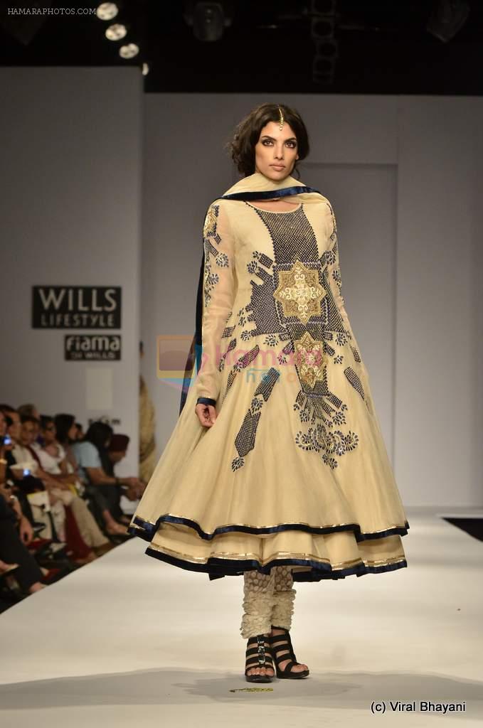 Model walk the ramp for Vineet Bahl Show at Wills Lifestyle India Fashion Week 2012 day 4 on 9th Oct 2012