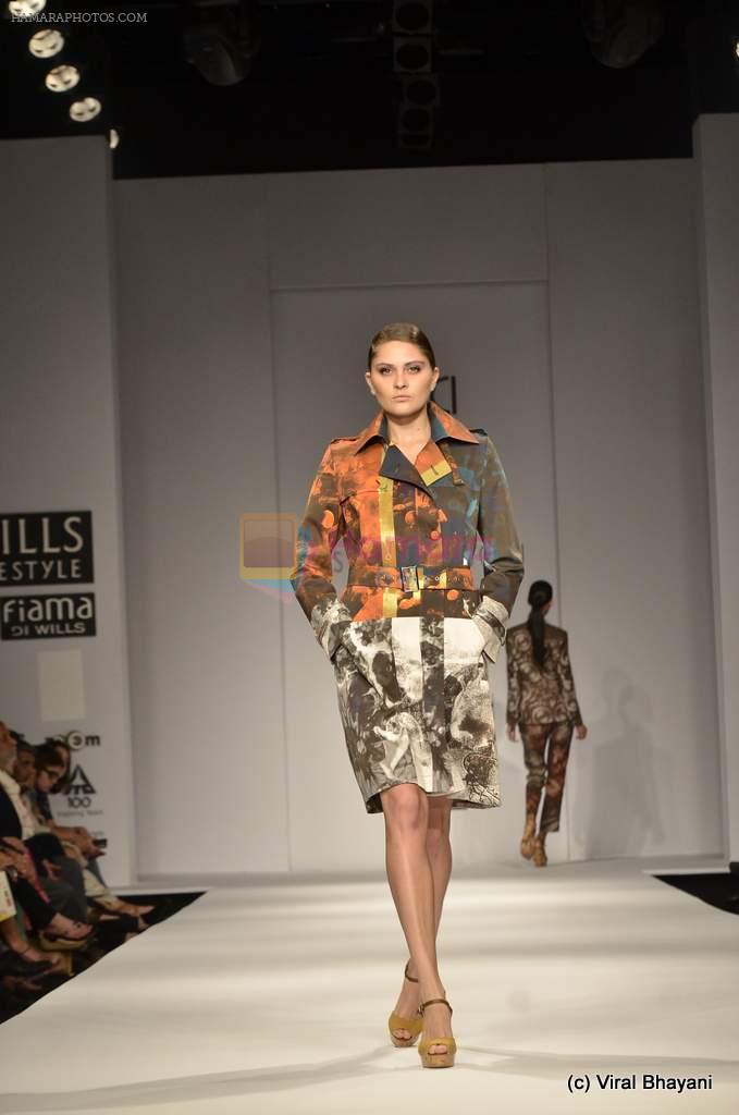 Model walk the ramp for Ashish Soni Show at Wills Lifestyle India Fashion Week 2012 day 4 on 9th Oct 2012