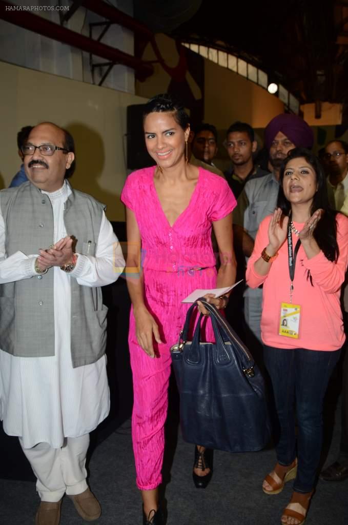 Amar Singh snapped with model Bhavna Sharma on bday of Big B on 11th Oct 2012