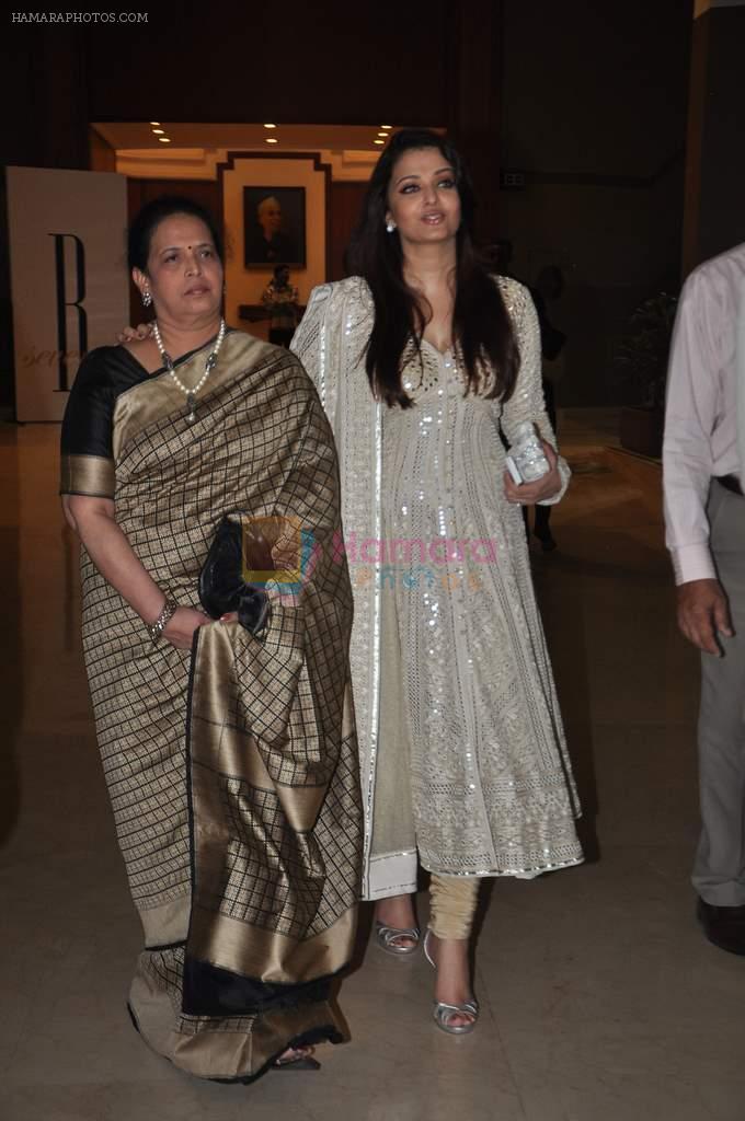 Aishwarya Rai Bachchan, Brinda Rai at Seventy Art show for Big B's birthday in Mumbai on 11th Oct 2012