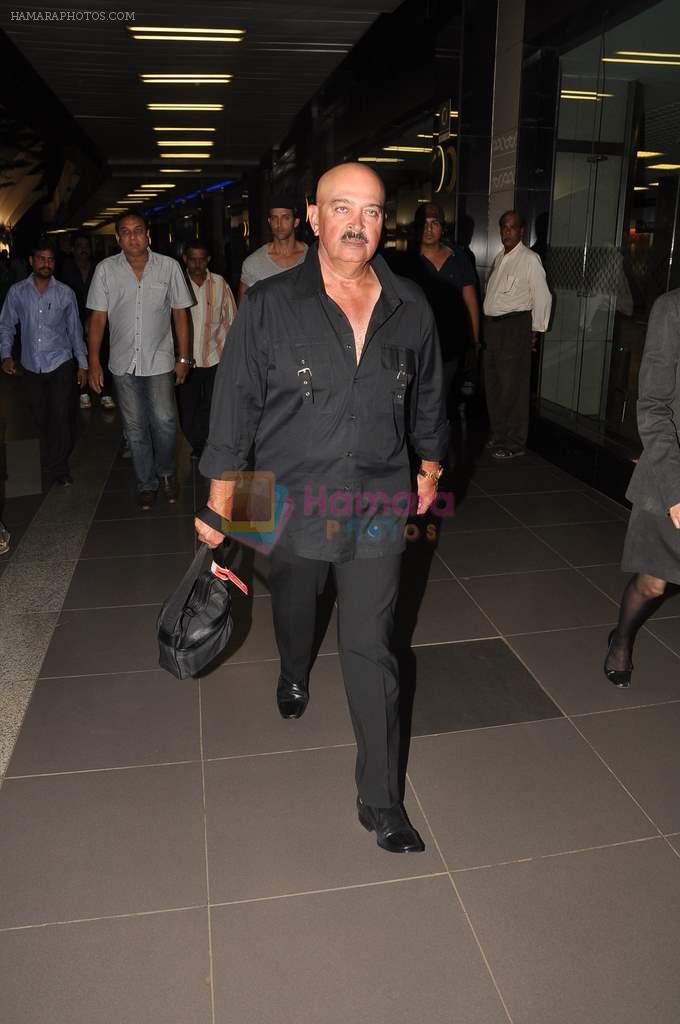 Rakesh Roshan snapped at the Airport, Mumbai on 12th Oct 2012,1