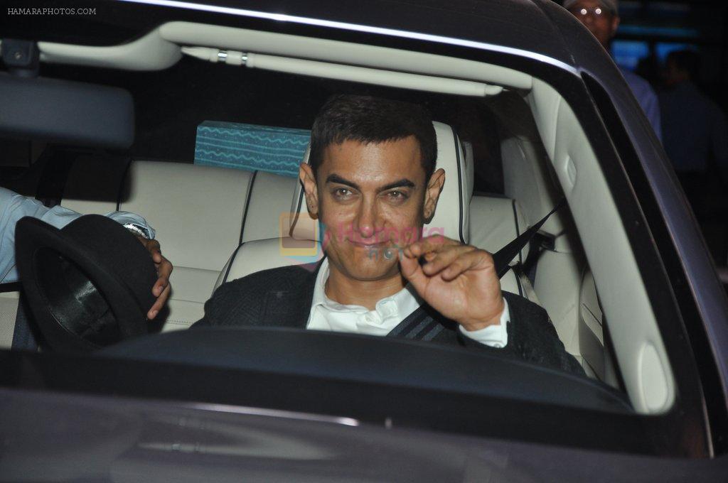 Aamir khan returns back from chicago dhoom 3 schedule in Mumbai on 18th Oct 2012