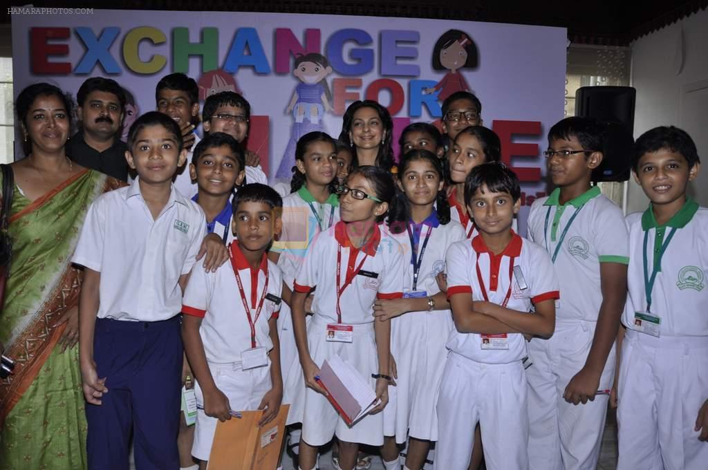 Juhi Chawla at Indo-Pak students exchange program in Malabar Hill, Mumbai on 19th Oct 2012