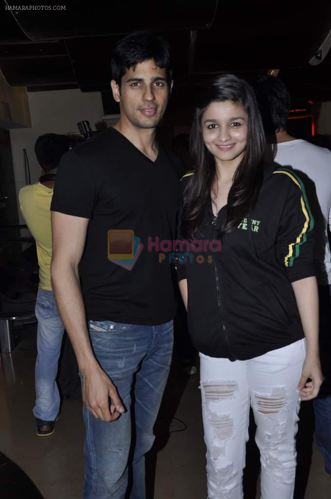 Siddharth Malhotra, Alia Bhatt at Student of the year promotions in PVR and Cinemax, Mumbai on 20th Oct 2012