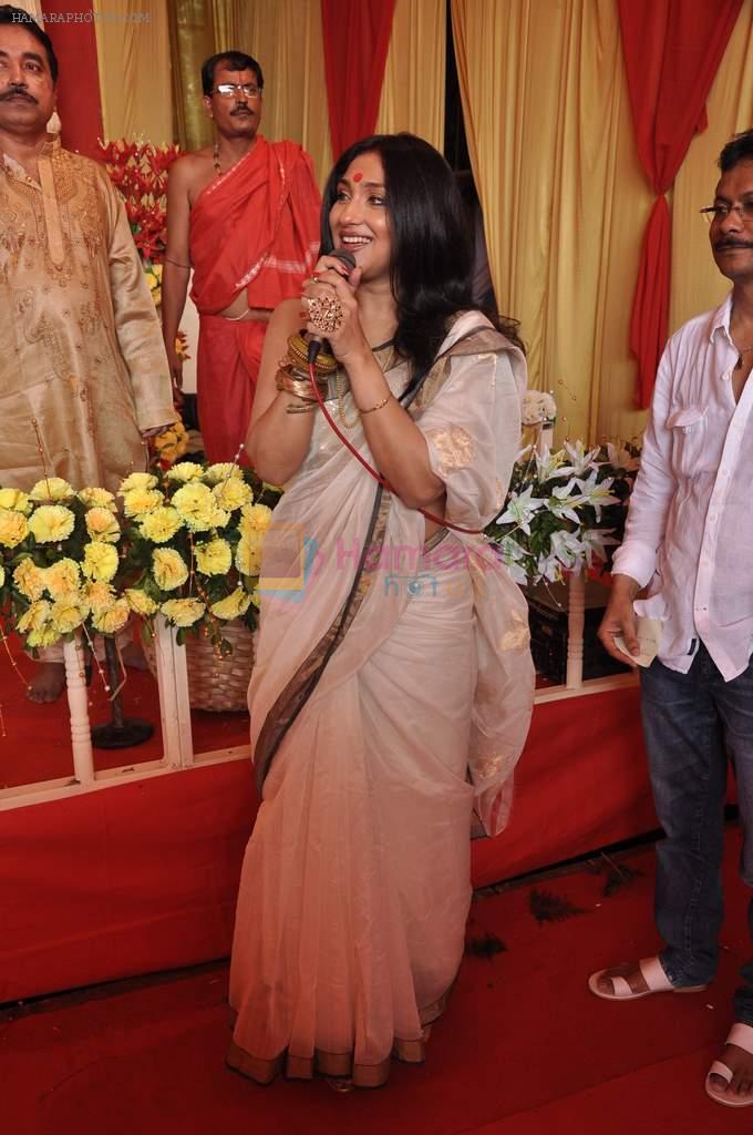 Rituparna Sengupta at dn nagar durga pooja in Mumbai on 21st Oct 2012